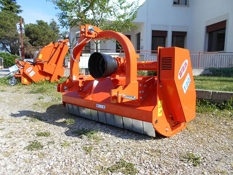 Trinciasarmenti serie T 30 per trattori da 40 a 80 CV
