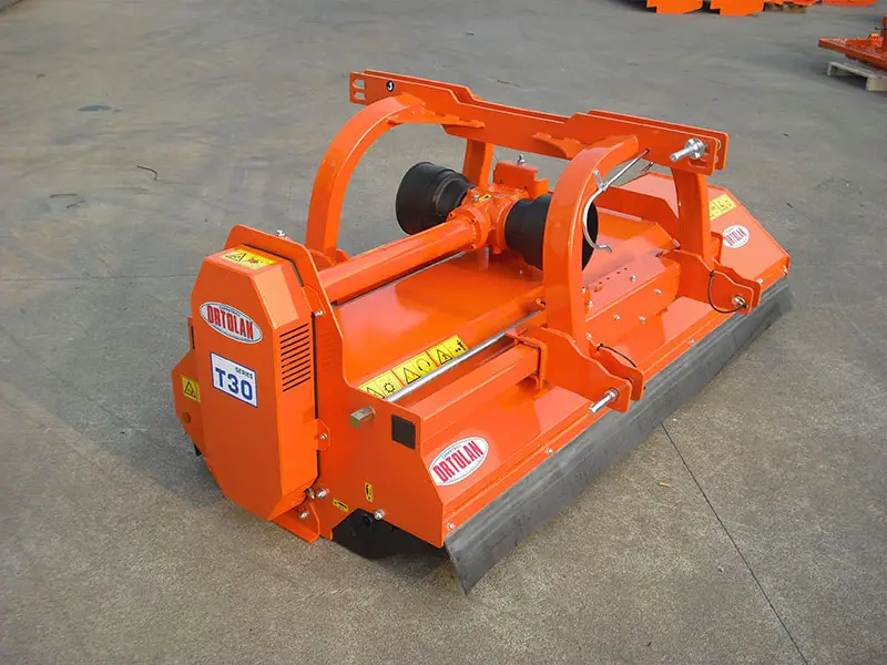 Trinciasarmenti serie T 30 per trattori da 40 a 80 CV